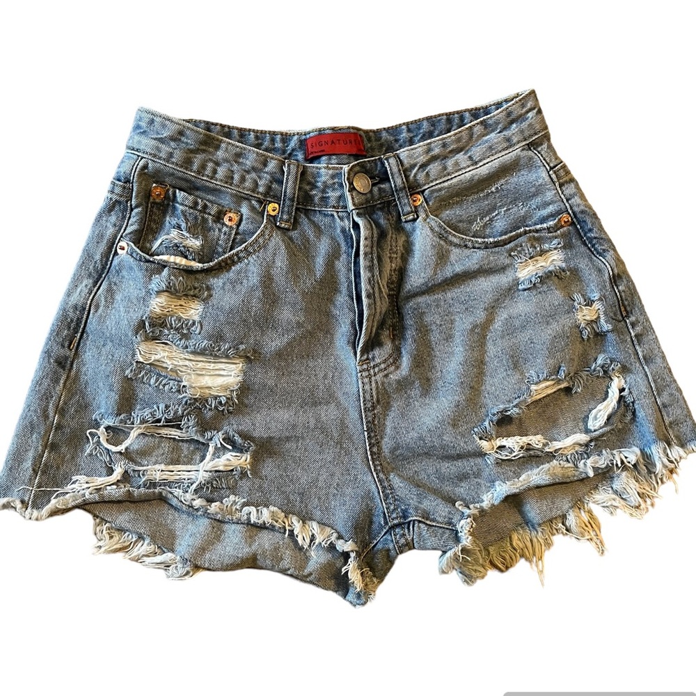 Signature high waisted button up jean shorts size Medium